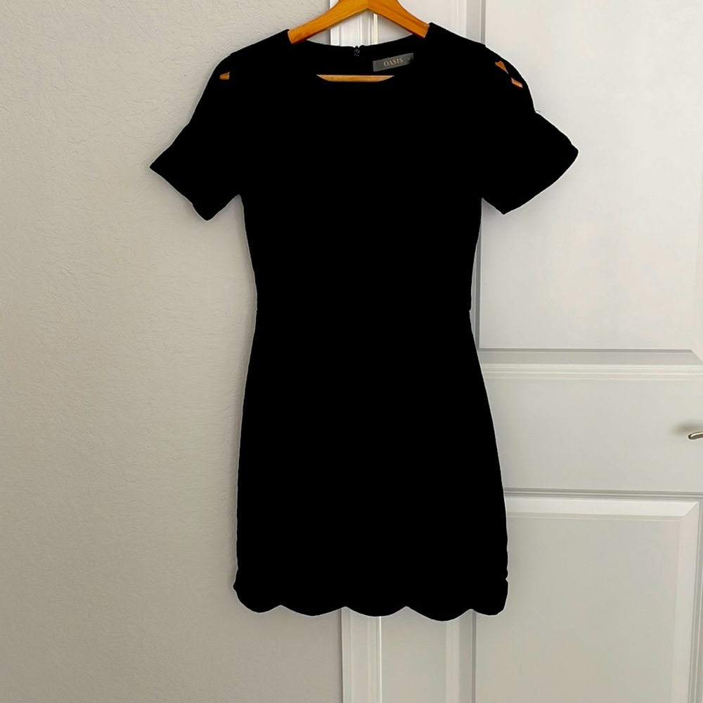 Oasis black shirt sleeved dress US 2